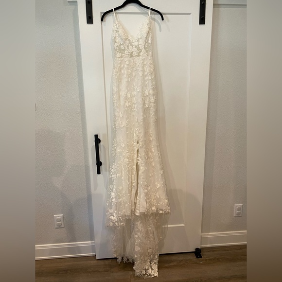 Lovely bride Emmy Mae wedding dress - Picture 9 of 11